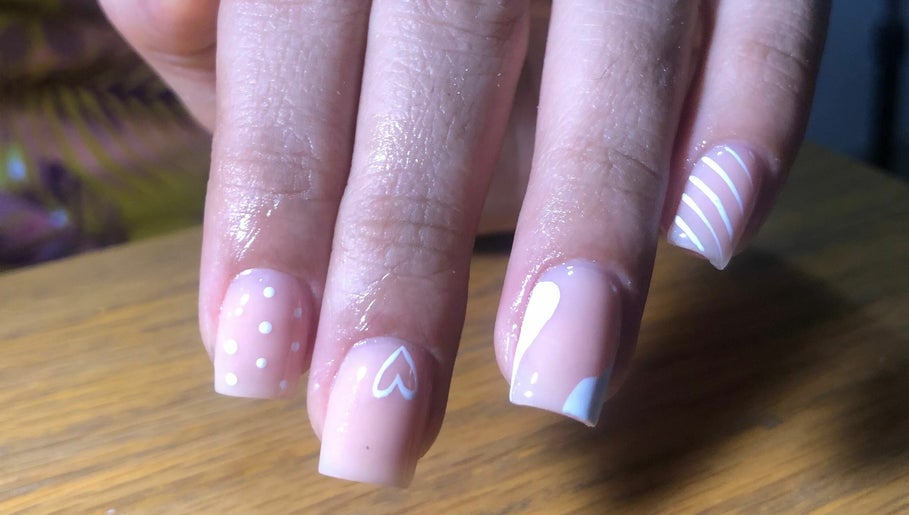 hình ảnh 1 của Petunia Nails & Hair