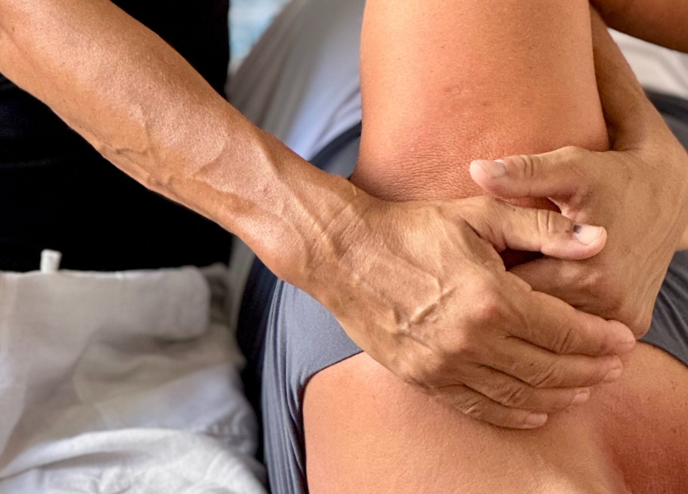 Close-up of hands performing a massage at Energise with Carin, Nerja, Andalucía, ES.