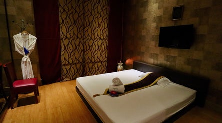 Reborn Spa & Salons