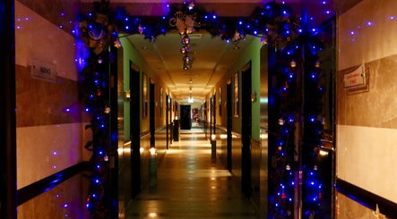 Reborn Spa & Salons image 3