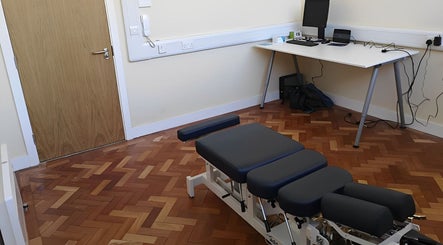 The Nantgarw Chiropractor afbeelding 3