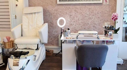 Pedicure chair and nail station at Gareth at MITI BEAUTY, Bristol, England, GB.