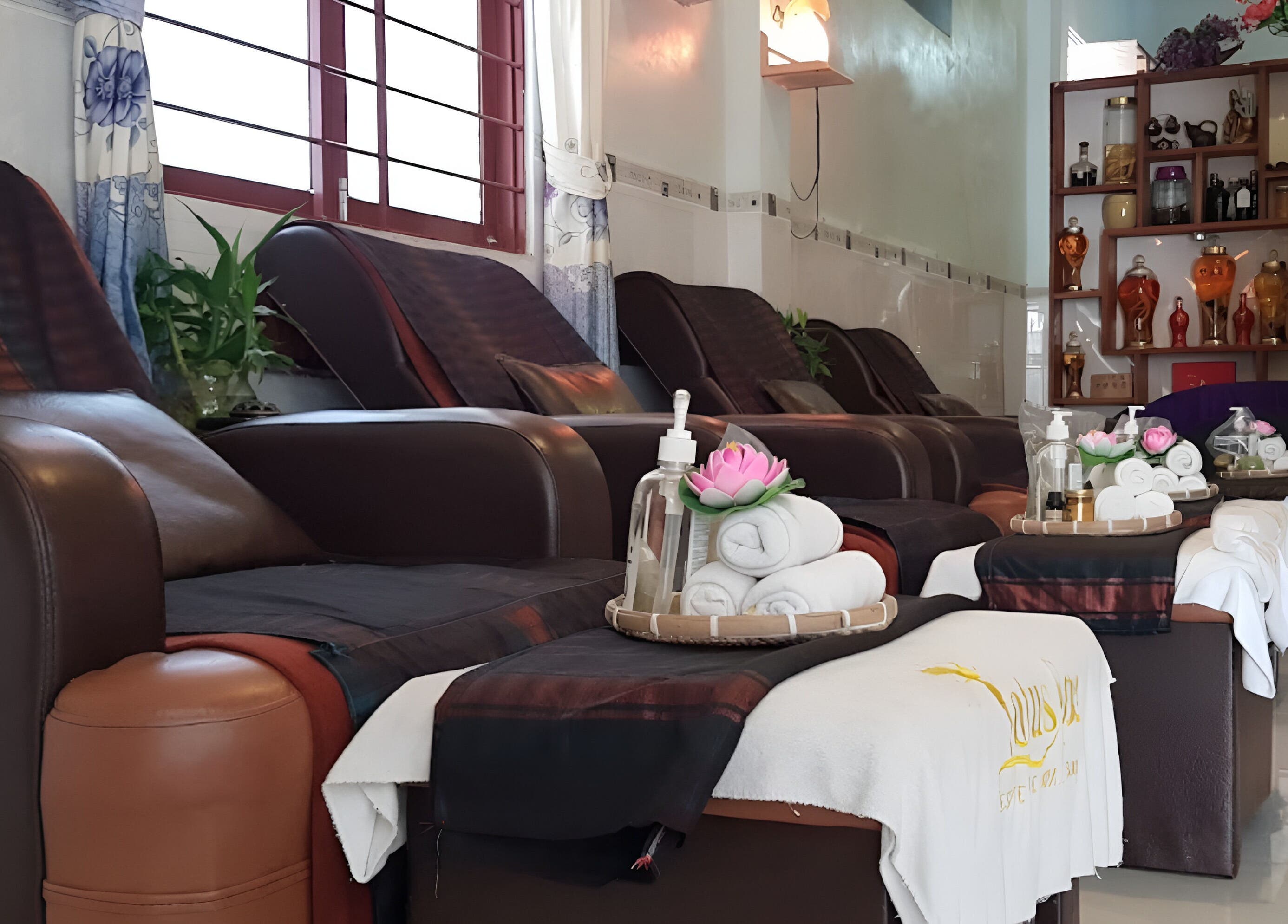 Relaxing massage chairs at Lotus Spa 1 in Thành phố Phú Quốc, Kiên Giang, VN, with elegant decor.
