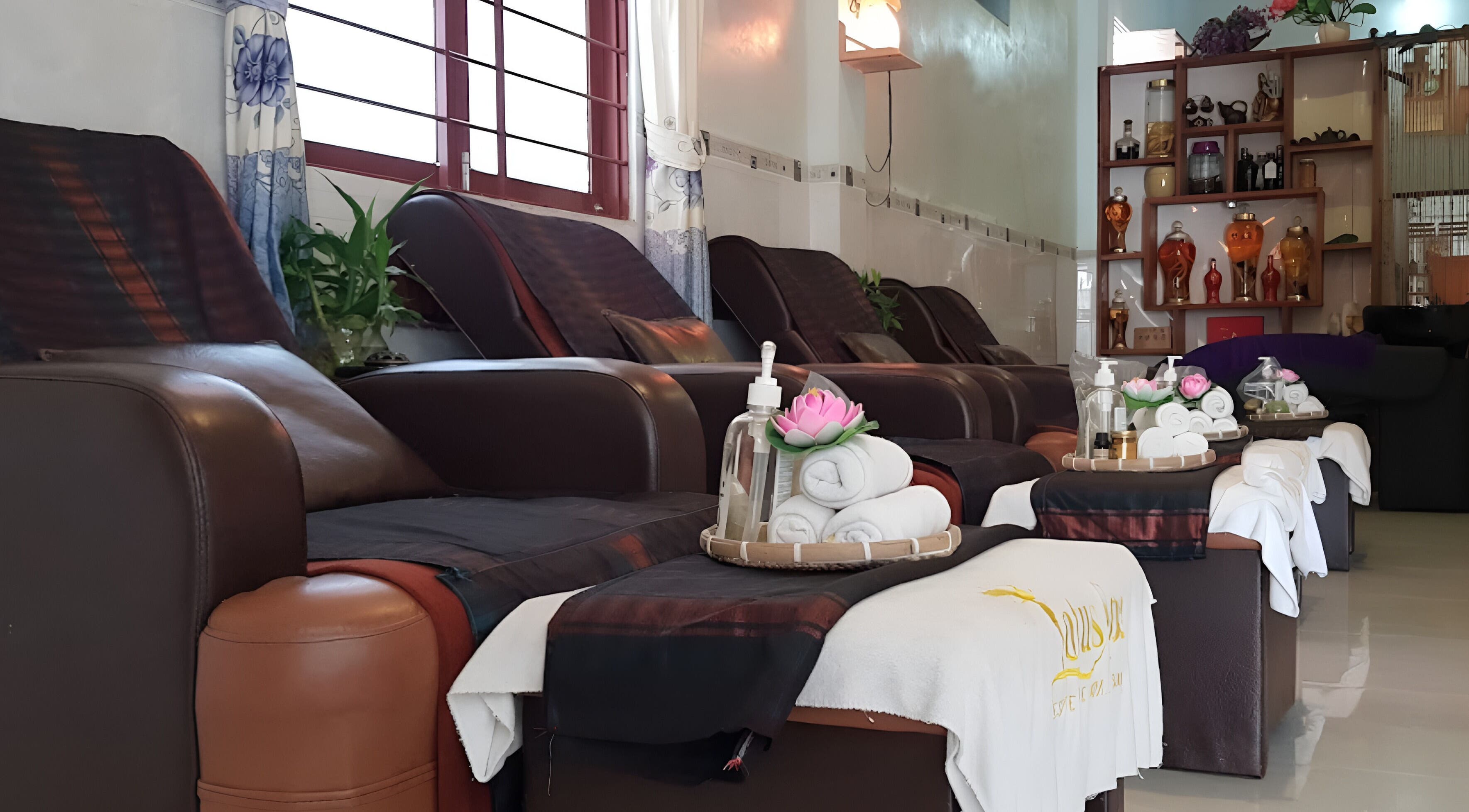 Relaxing massage chairs at Lotus Spa 1 in Thành phố Phú Quốc, Kiên Giang, VN, with elegant decor.