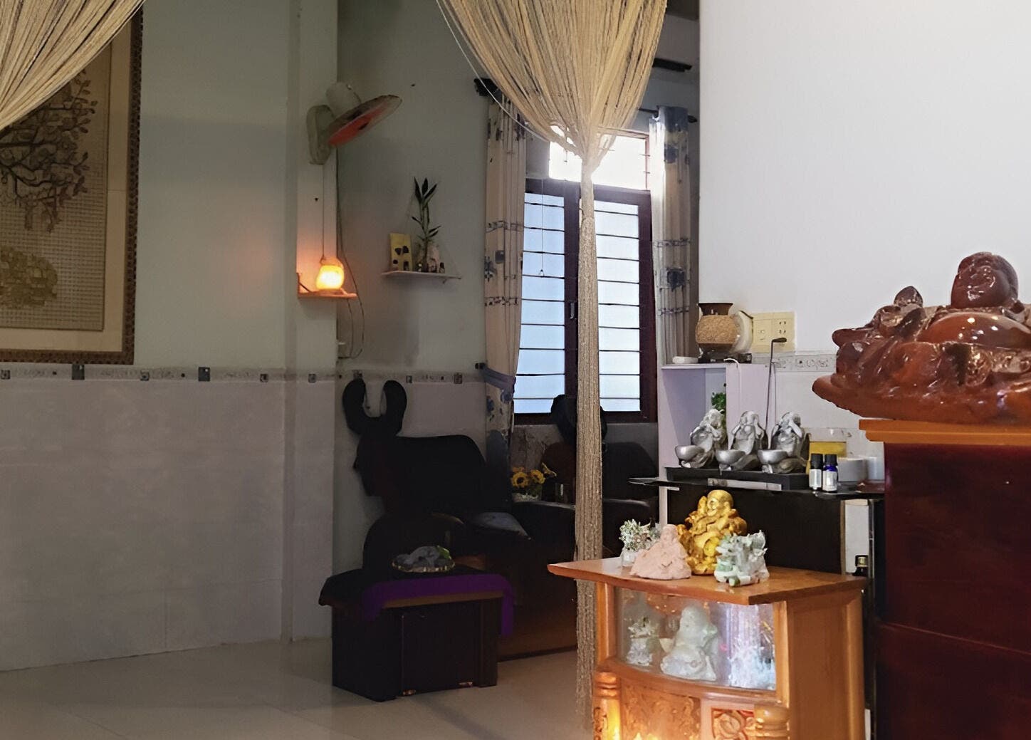 Calm interior of Lotus Spa 1 in Thành phố Phú Quốc, Kiên Giang, VN with serene decor and warm lighting.