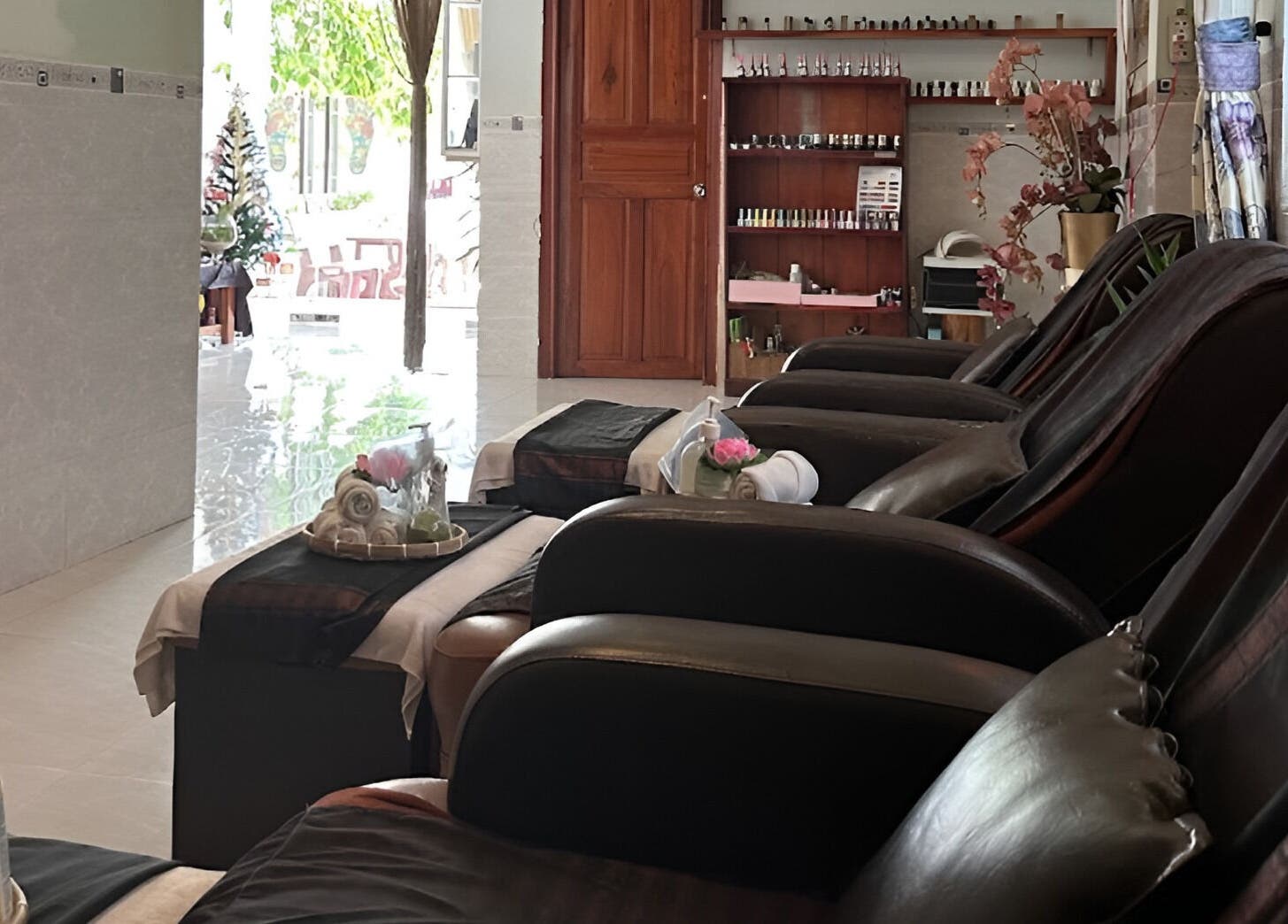 Relaxing massage chairs at Lotus Spa 1, Thành phố Phú Quốc, Kiên Giang, VN with serene decor.
