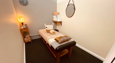 SHOP2 Little Swan Asian Massage Ulverstone