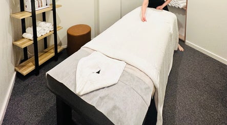 Black Swan Asian Massage