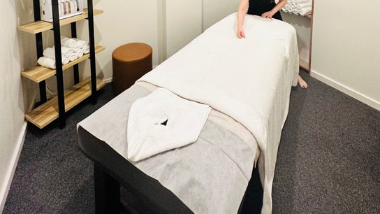 Black Swan Thai Massage & Head Spa