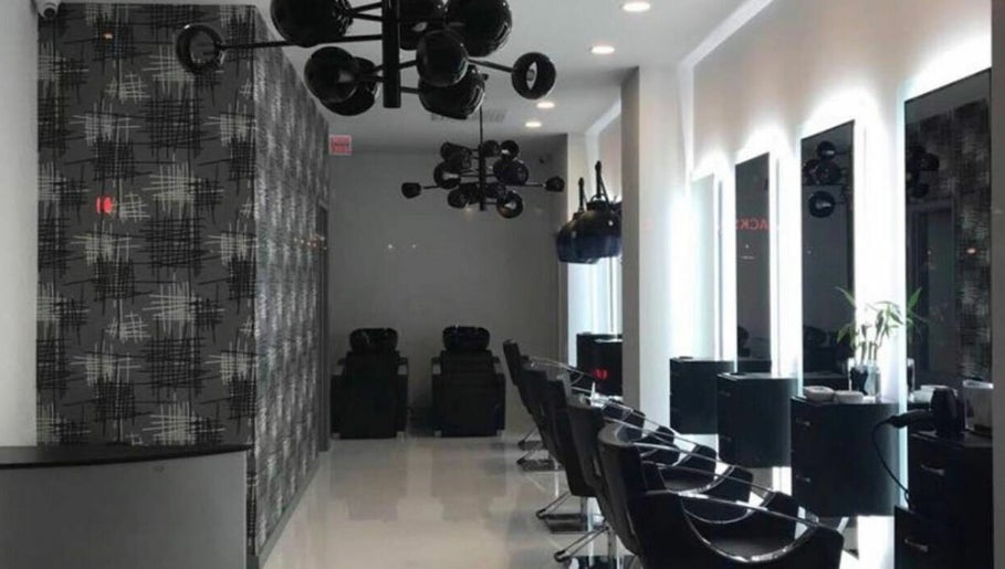 Poiz Beauty Salon, bild 1