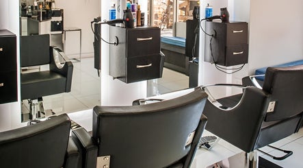 Poiz Beauty Salon, bild 3