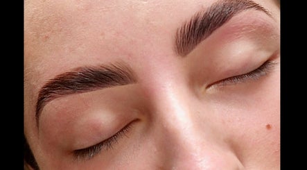 Nicole's Brows and Beauty image 3