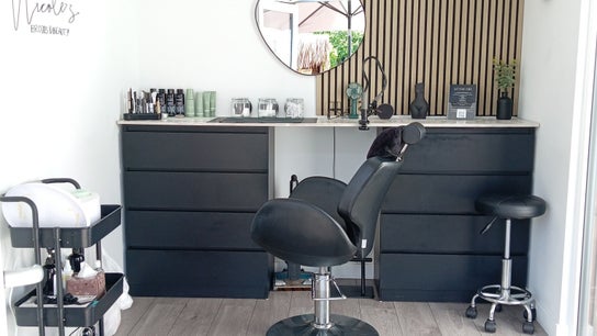 Nicole's Brows and Beauty