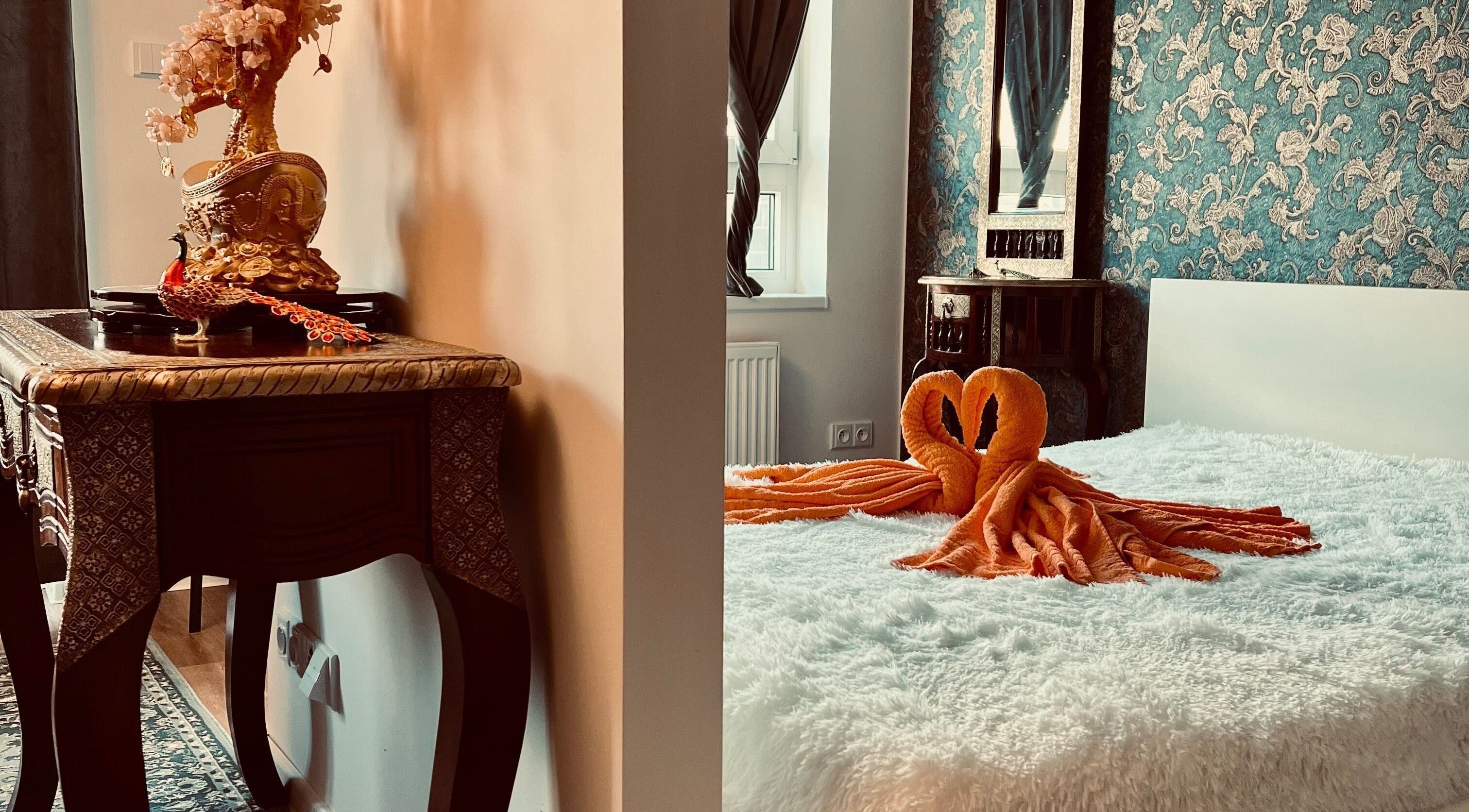 Luxurious room at Thomasova 235/3, Praha 5 featuring ornate decor, Hlavní Město Praha, Hlavní Město Praha, CZ.