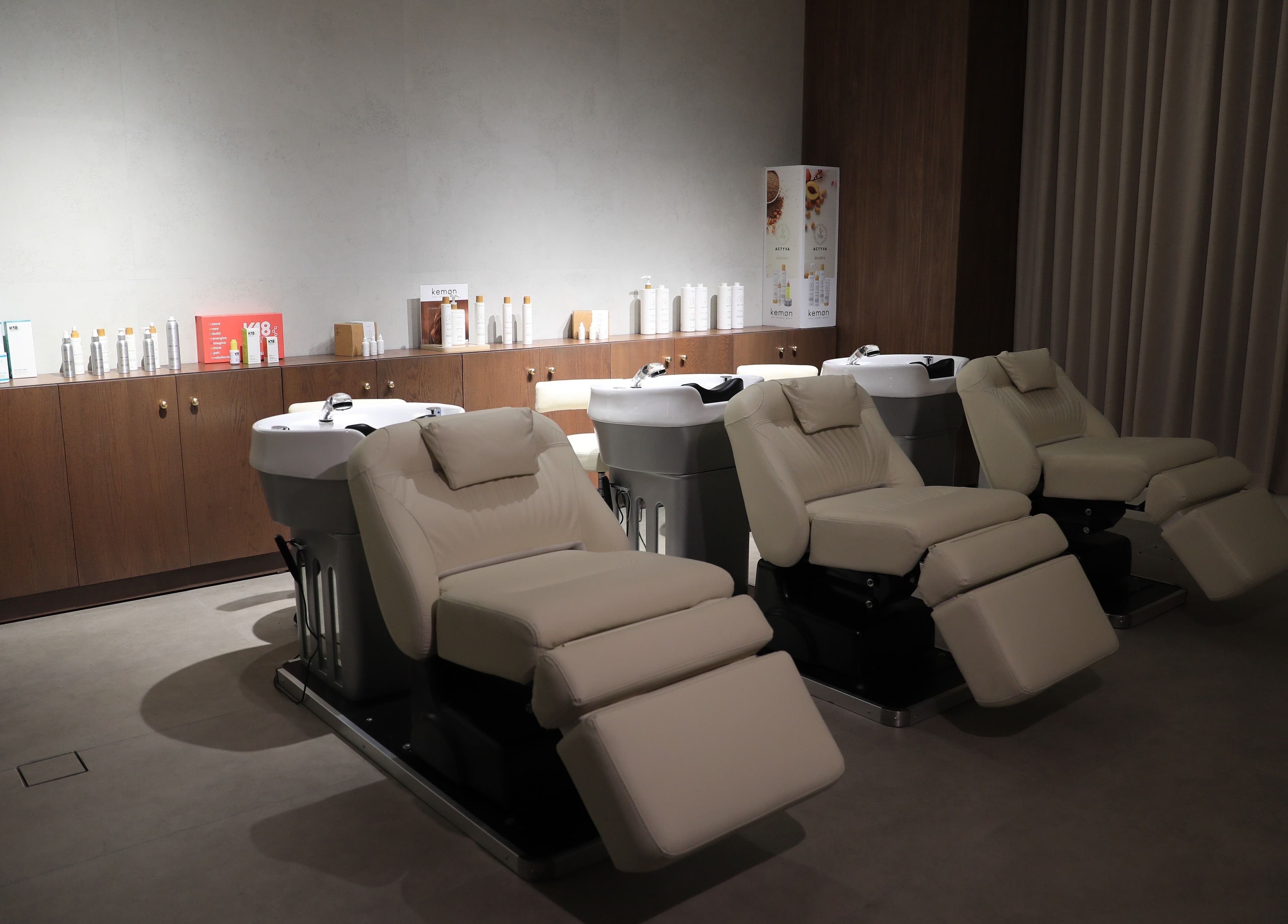 غرفة العناية الشعر في صالون سوليدير سبا، الخبر، المنطقة الشرقية، السعودية.