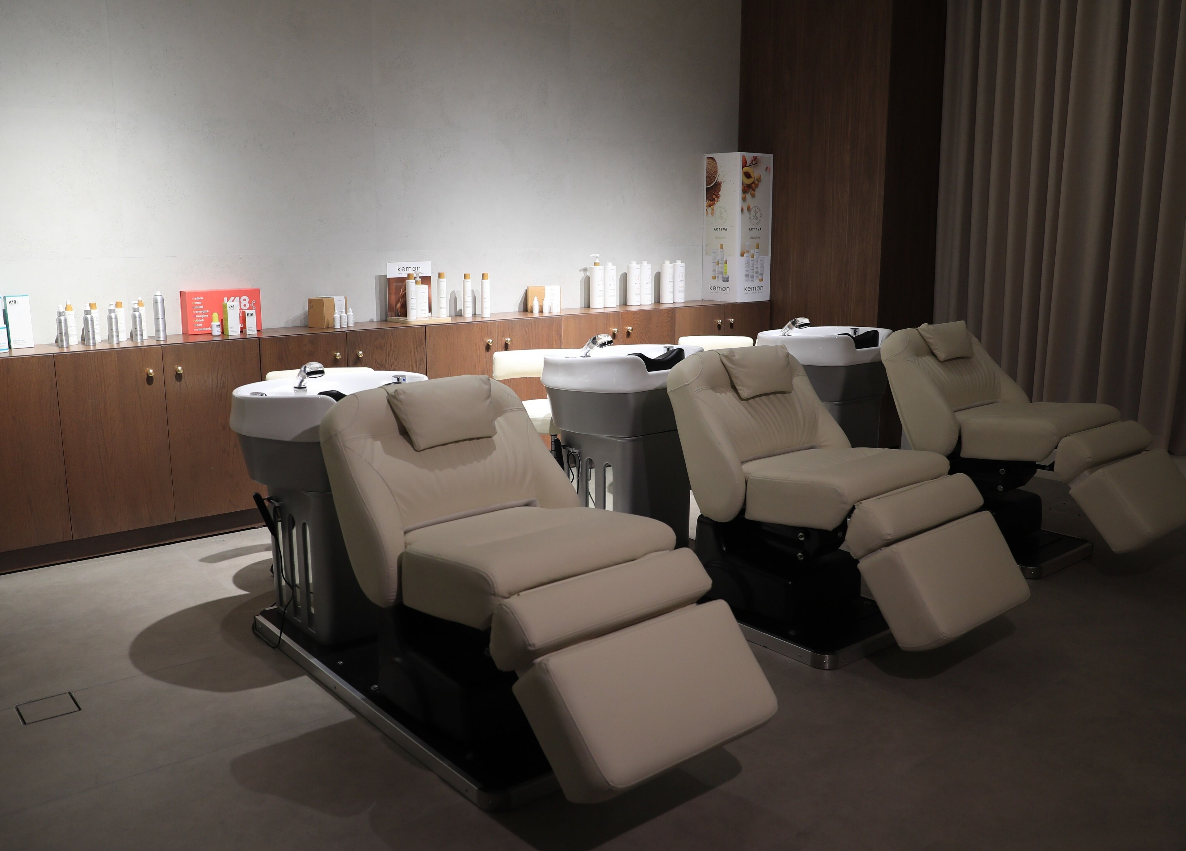 غرفة العناية الشعر في صالون سوليدير سبا، الخبر، المنطقة الشرقية، السعودية.