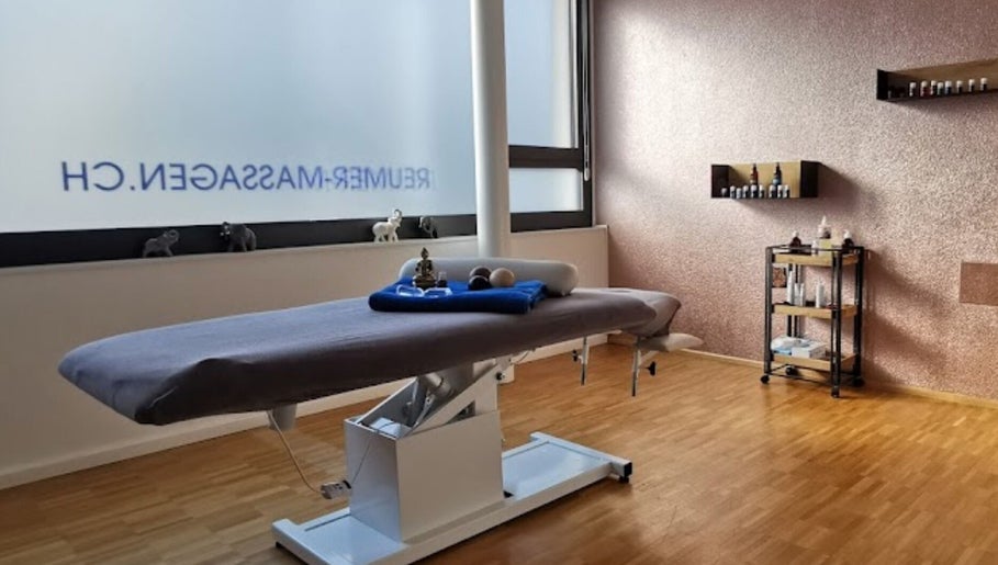 Ursi Reumer Massagen und Energiearbeit – kuva 1