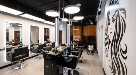 Kapil Hair Studio afbeelding 2