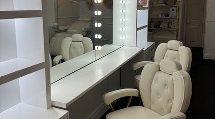 Makeup and Beauty Bar