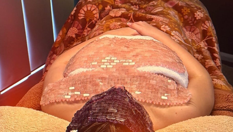 Relaxing spa treatment at Soulful Skin Studio, Sydney, New South Wales, AU featuring a mosaic therapy session.