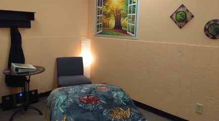 Immagine 2, Enlightened Rays Massage LLC