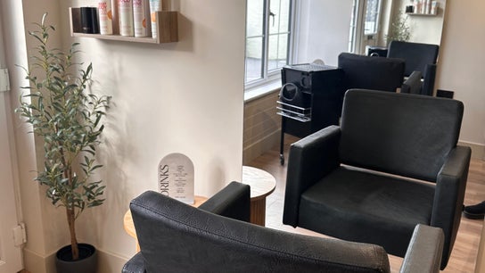 Nine Hair Lounge
