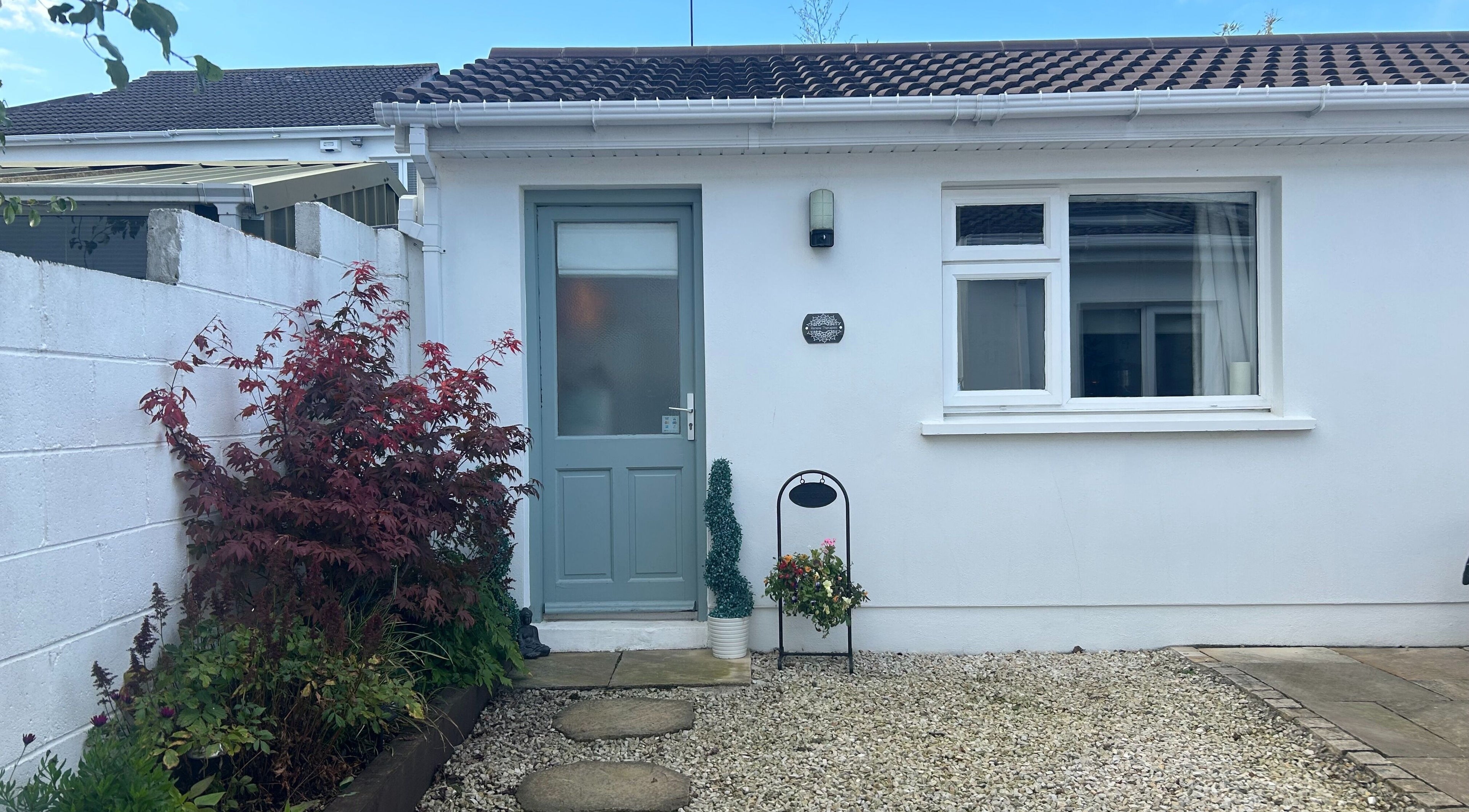 Entrance to Renew Therapies Sandyford, located in Sandyford, County Dublin, IE, with elegant landscaping.