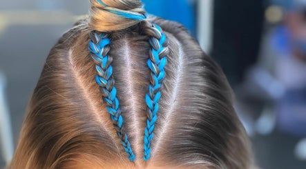 S Braid Bar - Stockland Merrylands slika 2