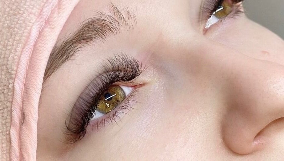 Stunning eyelash extensions at Madamè Beauty, Thomastown, Victoria, AU, enhancing natural beauty.