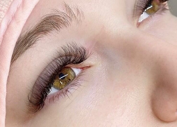 Stunning eyelash extensions at Madamè Beauty, Thomastown, Victoria, AU, enhancing natural beauty.