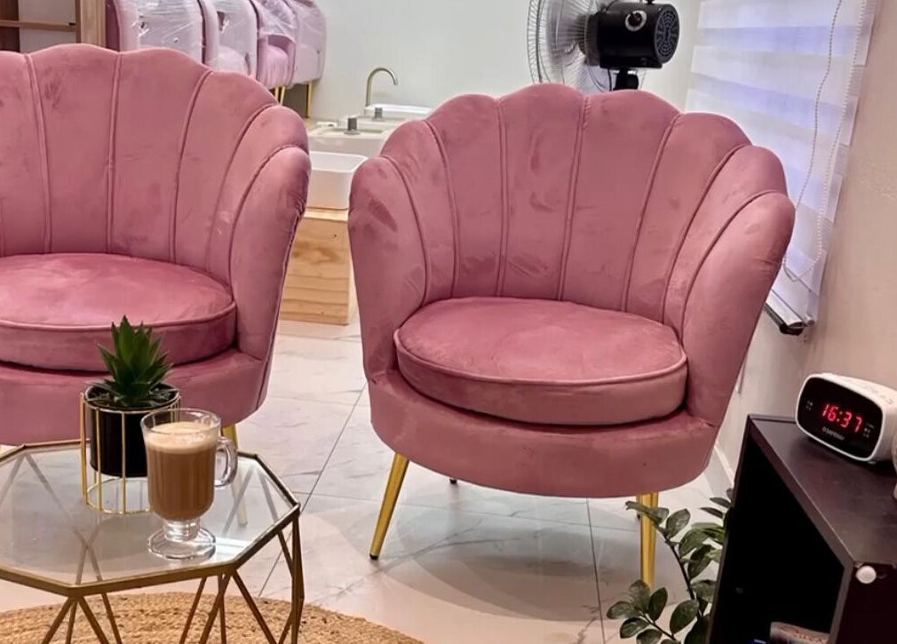 Cozy pink chairs and table at Blushed On! Nails&Beauty Verulam, Verulam, KwaZulu-Natal, ZA.