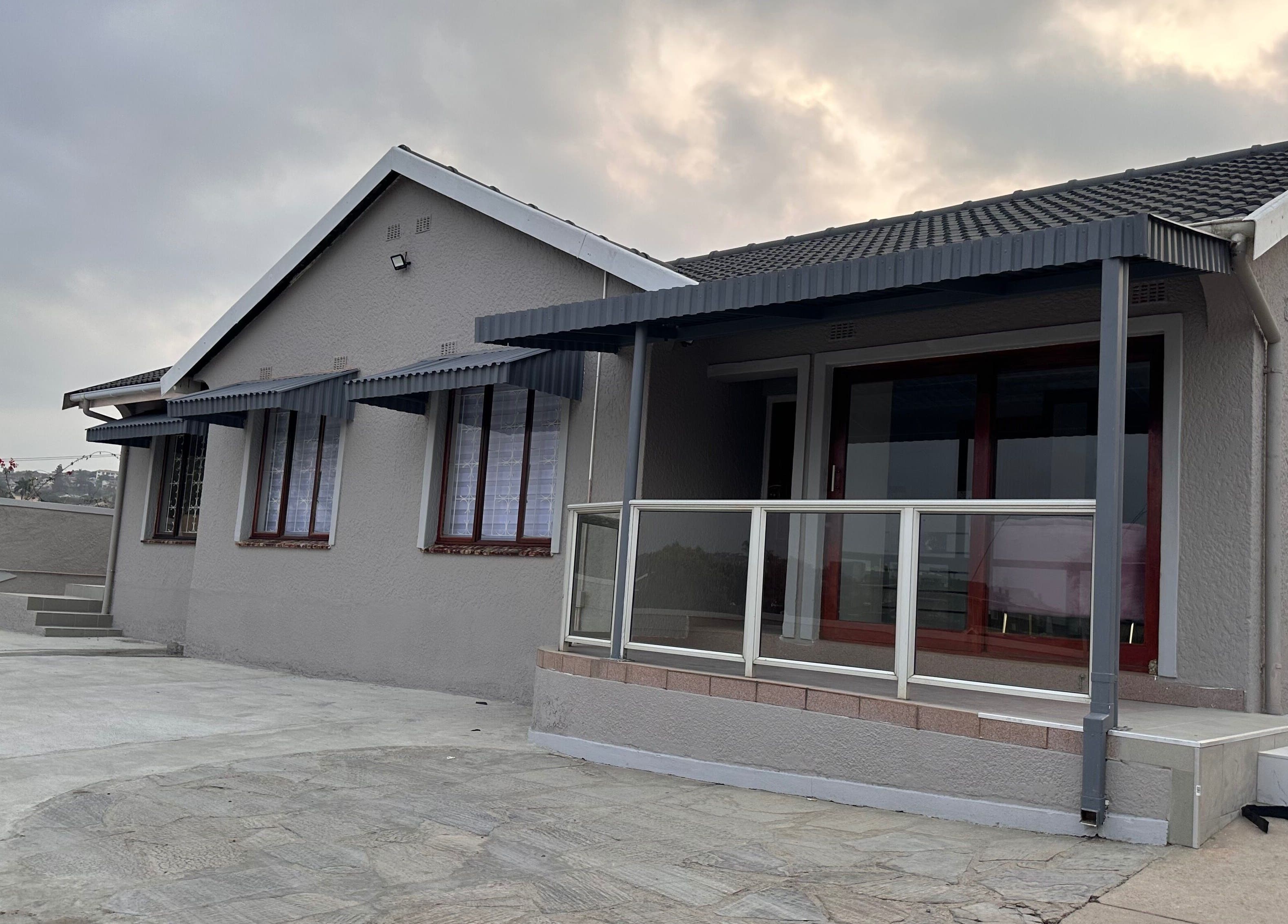 Exterior of Blushed On! Nails&Beauty Verulam in Verulam, KwaZulu-Natal, ZA featuring modern architecture.