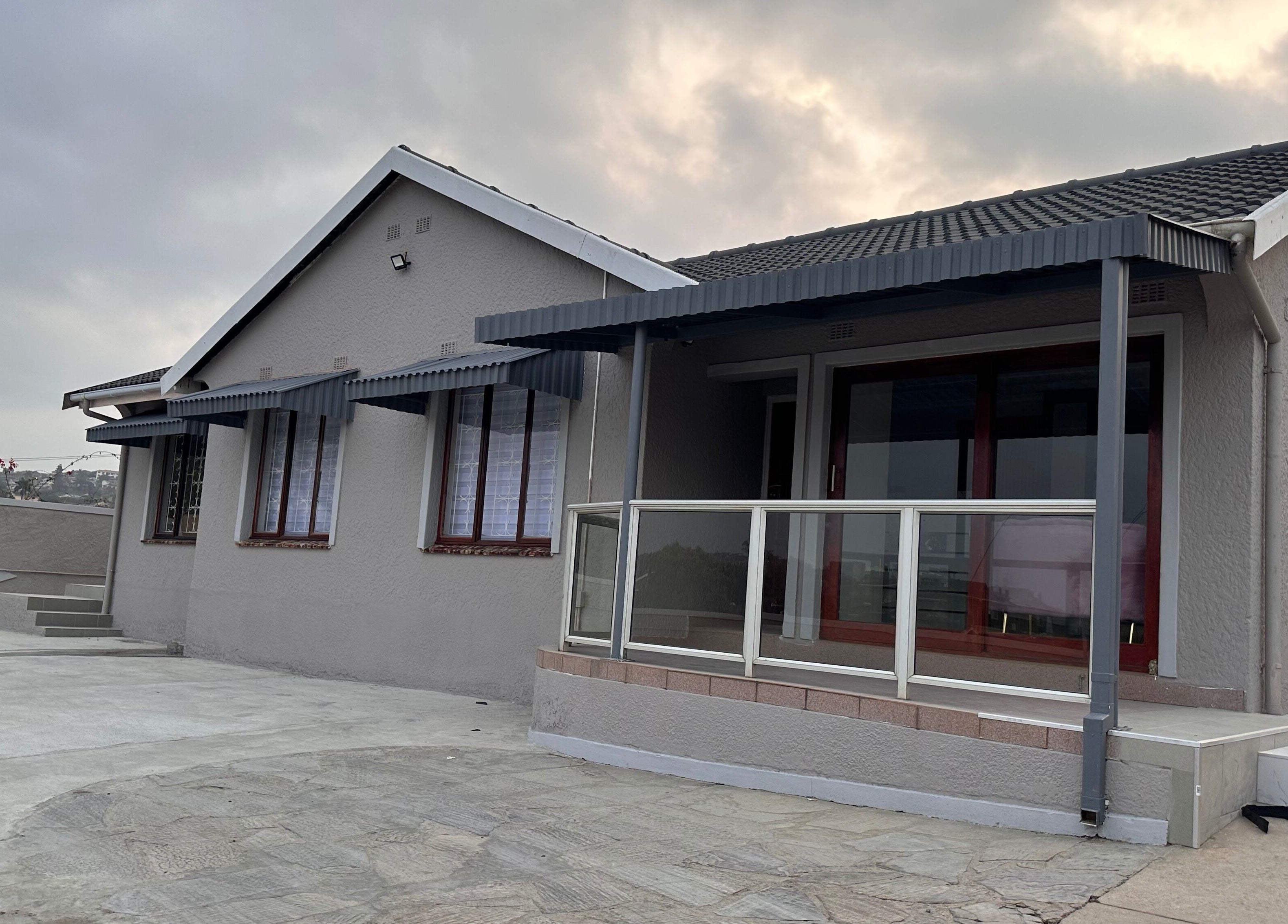 Exterior of Blushed On! Nails&Beauty Verulam in Verulam, KwaZulu-Natal, ZA featuring modern architecture.