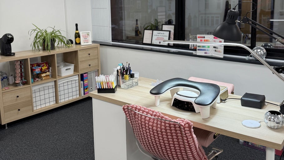 Chic nail station at Just Gelled Nails & Education in Halesowen, England, GB with modern decor and tools.