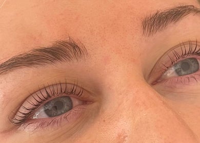 Close-up of perfectly curled lashes at Keely Briany Beauty in Brighton, England, GB.