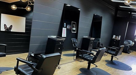 Omega Salon