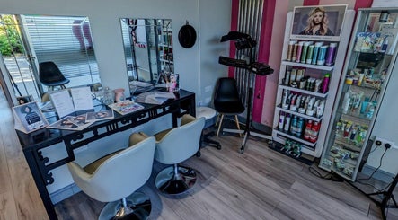 The Hair and Beauty Lounge afbeelding 3