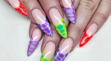 Nova Nails