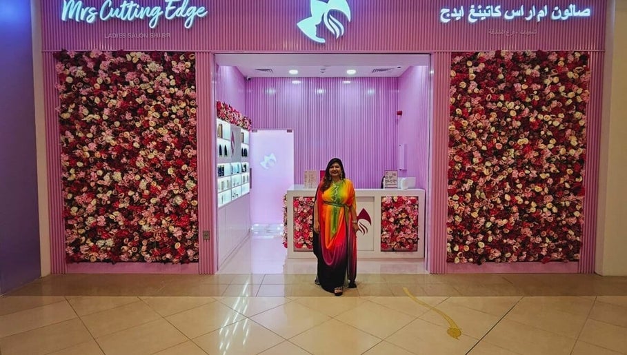 Mrs Cutting Edge Ladies Salon - Mega Mall, Sharjah imagem 1