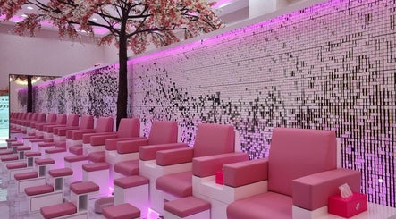 Mrs Cutting Edge Ladies Salon - Silicon Central Mall DSO imagem 2