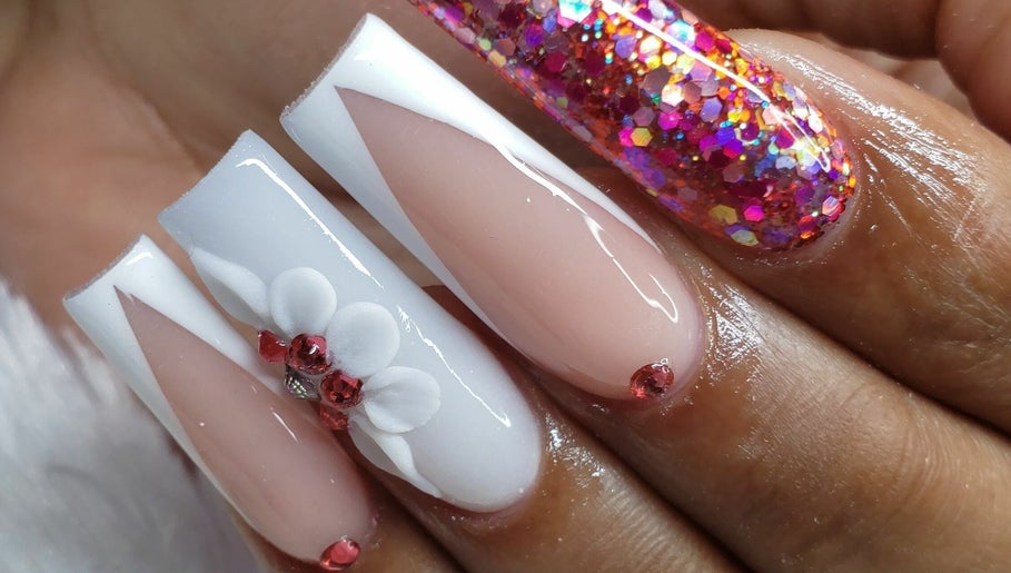 Beautyville at Nailzz by Sher изображение 1
