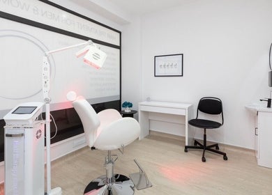 Professional treatment room at 360 Hair Clinic, Brighton And Hove, England, GB with modern equipment.