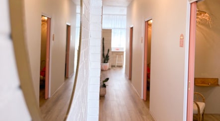 Crème Skin and Beauty Lounge image 2