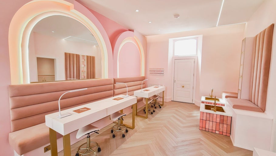 The Glow Up Nail Bar image 1