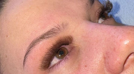 Close-up of lashes styled by Amie J - Lash & Brow artist in Melbourne, Victoria, AU.