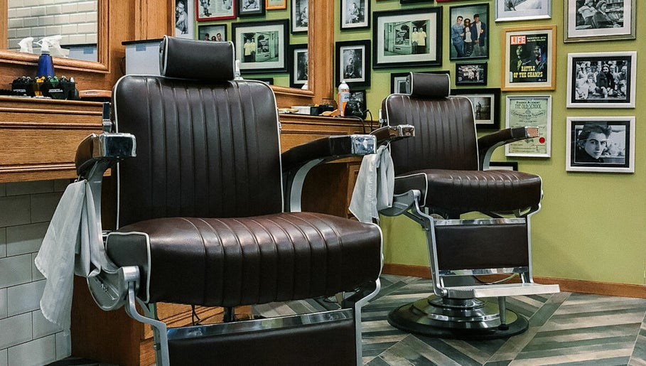 Julian's Barbershop зображення 1