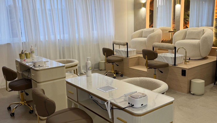 Moderna beauty zona u Venus2 - Sesvete, Grad Zagreb, HR s luksuznim kozmetičkim naslonjačima.