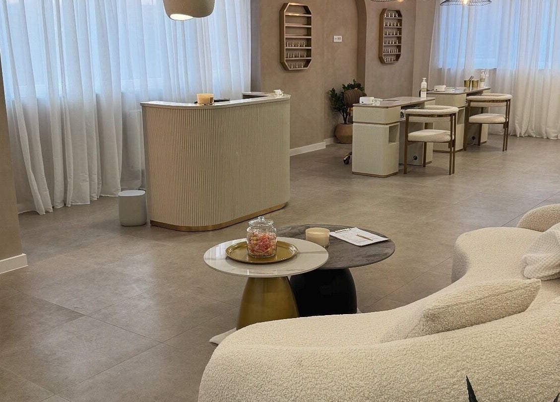 Elegantan interijer salona Venus2 - Sesvete u Sesvete, Grad Zagreb, HR s modernim namještajem.