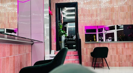 That Glam Bar Goring by Sea image 3