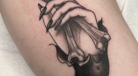 Tiffany S. - Tattooist afbeelding 2